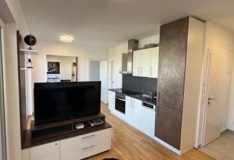 Copacabana Sunset Apartment allows 18 year olds to book a room