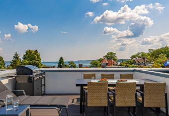 fewo1846 - Gl  ckliche Aussicht - strandnahes luxuri  ses Haus mit Dachterrasse und Garten allows 18 year olds to book a room