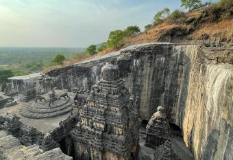 Ellora Guest House has Balcony rooms