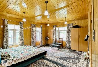 Park Inn Cottage has Smoking rooms