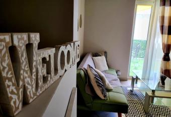 Ginger s fox loft Near Athens Airport has Balcony rooms