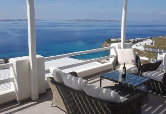 Panoramic View Mykonos allows 18 year olds to book a room