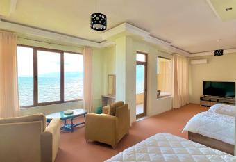 KASHTA HOTEL has Smoking/Balcony rooms