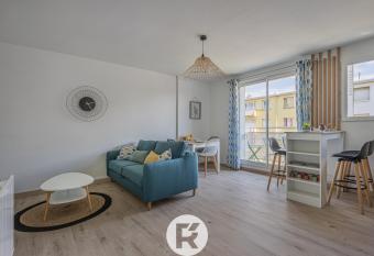 R Apparts T2 Cute & Cozy allows 18 year olds to book a room