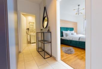 Platinum_Luxury_Apartment allows 18 year olds to book a room