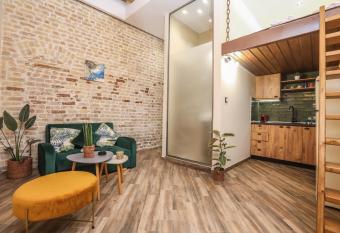 Grandpa s Lab allows 18 year olds to book a room