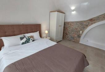 200 year old  Kamara Suite  with private garden has Balcony rooms