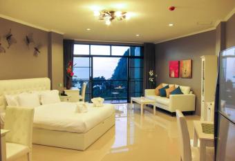 Heaven 7 Panorama Seaview condo at Krabi has Balcony rooms