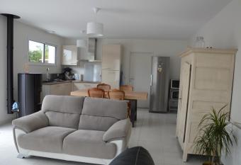 Maison Rose des Bois 3 chambres has Balcony rooms