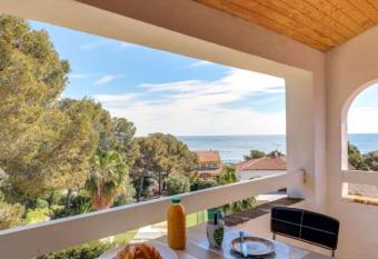 Tr  s beau studio pr  s de la mer aux Issambres has Balcony rooms