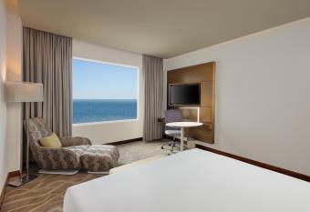 Radisson Hotel Colombo allows 18 year olds to book a room