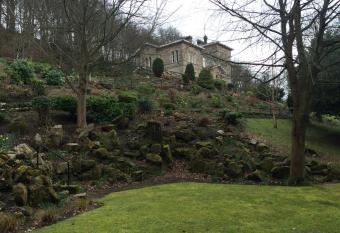 Mansfield House Hotel allows 18 year olds to book a room