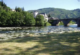 Vue du Pont has Balcony rooms