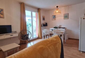 Appartement 2 chambres piscine has Balcony rooms