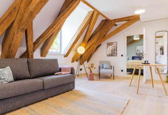 limehome Dachau Konrad-Adenauer-Str allows 18 year olds to book a room