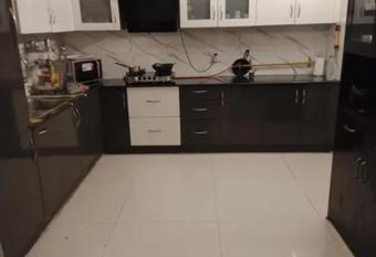 Ghanduri Stay Well Inn has Balcony rooms