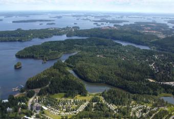 Rauhalahti Holiday Cottages allows 18 year olds to book a room