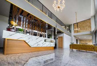 EMAY OTEL has Balcony rooms