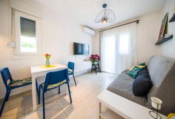 Apartman Nane has Balcony rooms