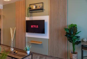 Le Nordik Proche Roissy CDG - Paris - Ast  rix has Balcony rooms