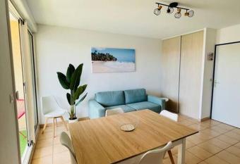 Appartement Sainte Marie la mer has Balcony rooms