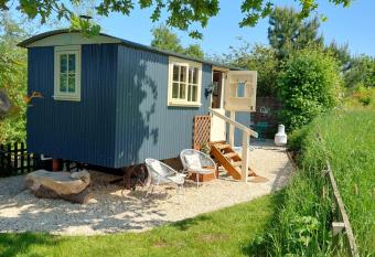 The Humble Hut allows 18 year olds to book a room