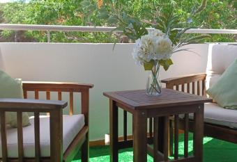 Las Dunas has Balcony rooms
