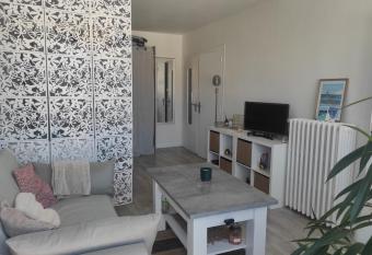 Nice and bright studio in the Porte Royale area has Balcony rooms