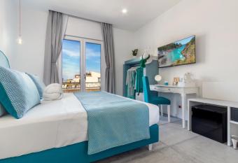 Maison Etoile has Balcony rooms