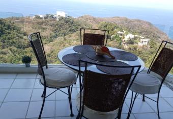 La mejor Vista allows 18 year olds to book a room