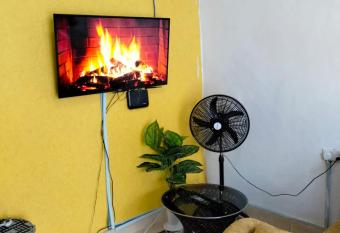 Cozy Studio Apartment has Balcony rooms