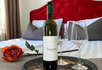 Apartman Lux has Balcony rooms