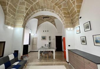 Casa Vacanze Mom   a Nard   has Balcony rooms