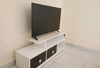 Apartment allows 18 year olds to book a room