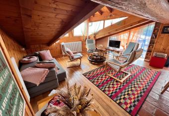 Casa Elenina has Balcony rooms