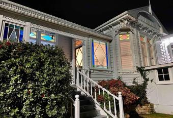 74 College Hill has Smoking/Balcony rooms