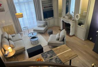 Maison appartement 100 m de la plage 150 m du port has Balcony rooms