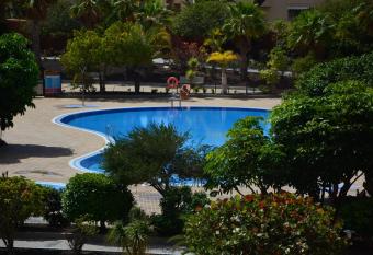 Sonne Wind und Ocean La Tejita allows 18 year olds to book a room