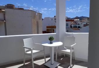 Alhattic Rooms IV has Balcony rooms