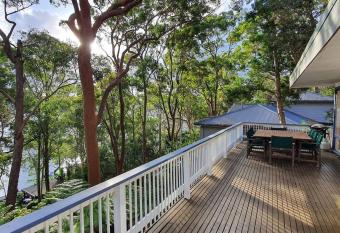 Pittwater Views Newport has Balcony rooms