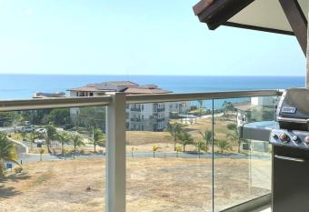 Disfruta hermosa vista al mar! has rooms with a private hot tub