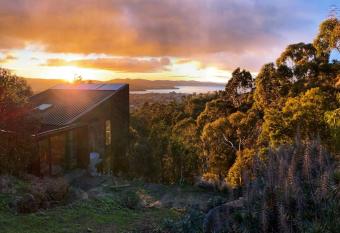 Stunning home with Breathtaking Views has Balcony rooms