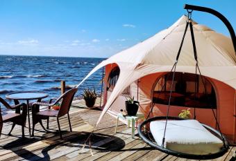 The Lodge at Runaway Bay has Balcony rooms