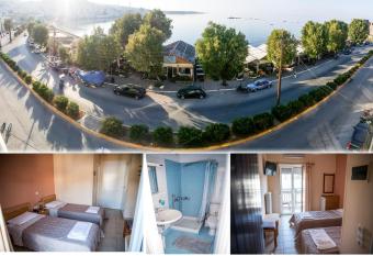 Zoumboulis Rooms has Balcony rooms