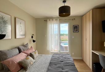 Chambre d h  tes avec Jacuzzi Ventoux Cocoon allows 18 year olds to book a room