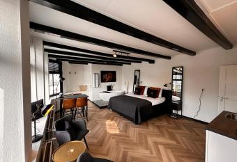 Borrel & Bed Onder zeil has Balcony rooms