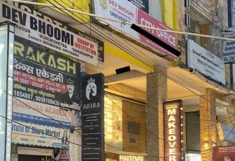 Spot ON 81243 Vibhu Inn allows 18 year olds to book a room