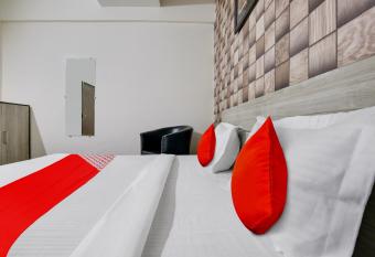 OYO Flagship Hotel Skyorchid allows 18 year olds to book a room