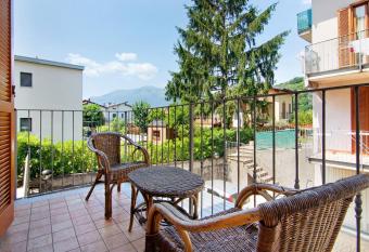 Colorful Apartment allows 18 year olds to book a room