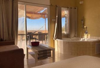                                has rooms with a private hot tub